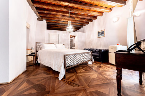 D.H. Lawrence Hotel, Cagliari