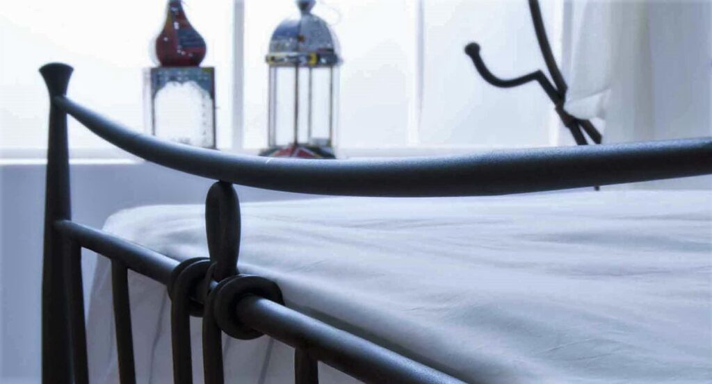 Metal Bed Frames vs Wooden Beds: Which One Reigns Supreme? 5