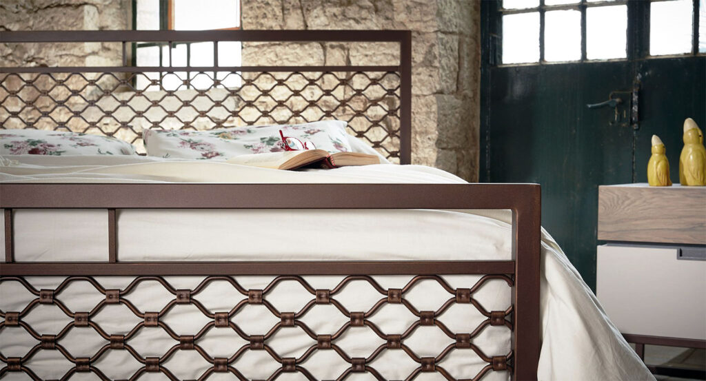 Choosing the Perfect Metal Bed Frame: Industrial Elegance and Timeless Iron Designs
