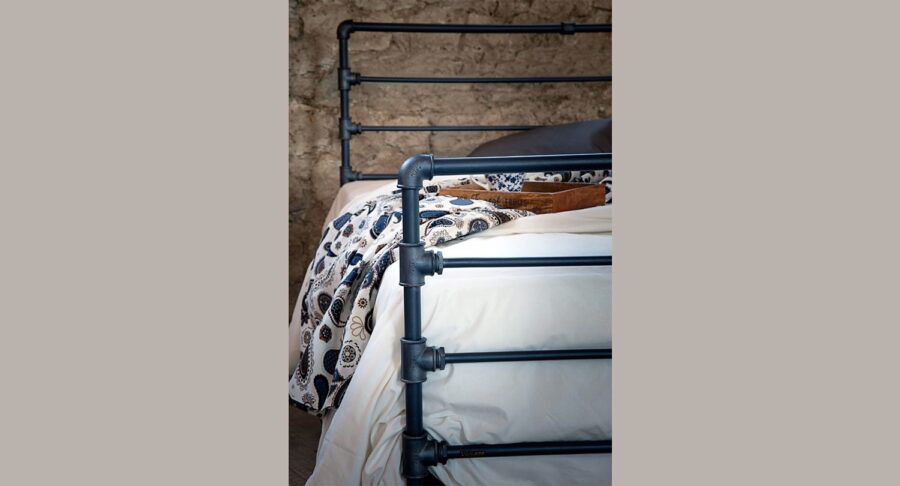 Letto Industriale in Ferro ROXANI 160x200 – Un Capolavoro...