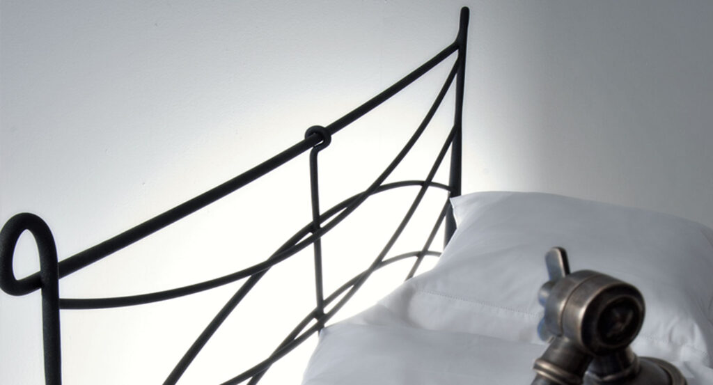 Elegant Metal Beds: The Timeless Charm of Simplicity and Style