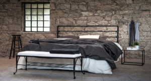 Black metal pipe bed ROXANI