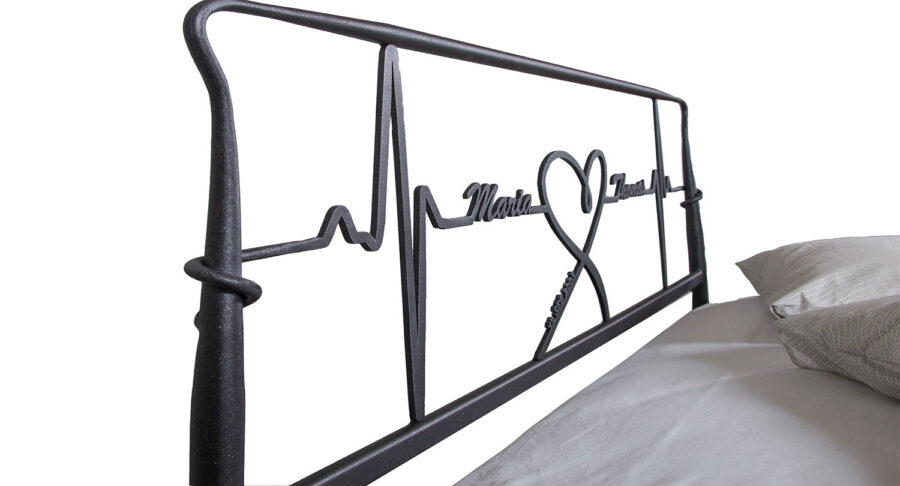 metal platform bed HEARTBEAT Custom