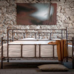 Metalbett 180x200: Komfort und Stil für das moderne Schlafzimmer