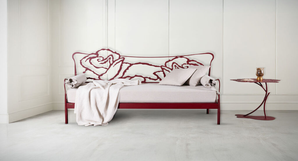 Robuster und Moderner Metall Schlafsofa ROSE | Entdecken Sie die große Auswahl an Sofabett und Metallbetten...