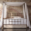 Metal Canopy Bed IRO SKY – Industrial Design with Geometric Lines and Absolute Stability